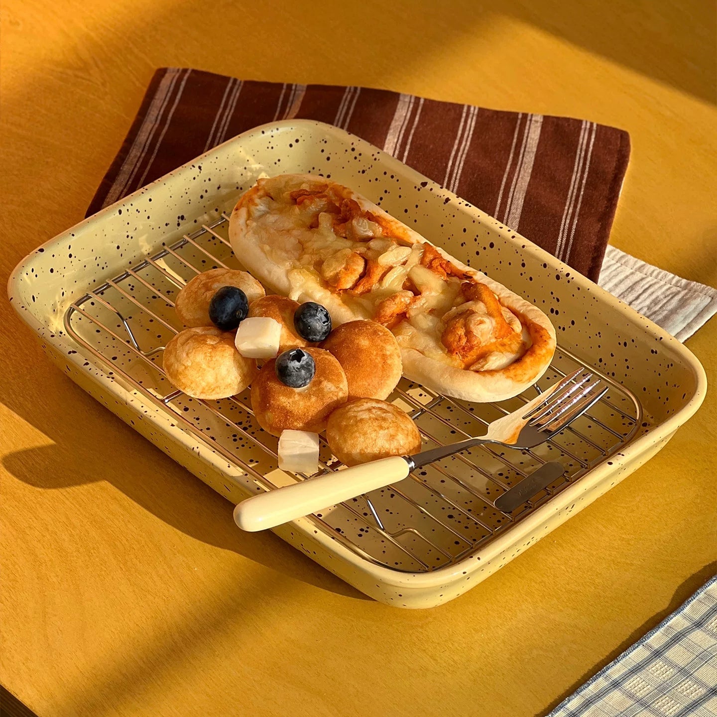 Speckled Stoneware Baking Pan